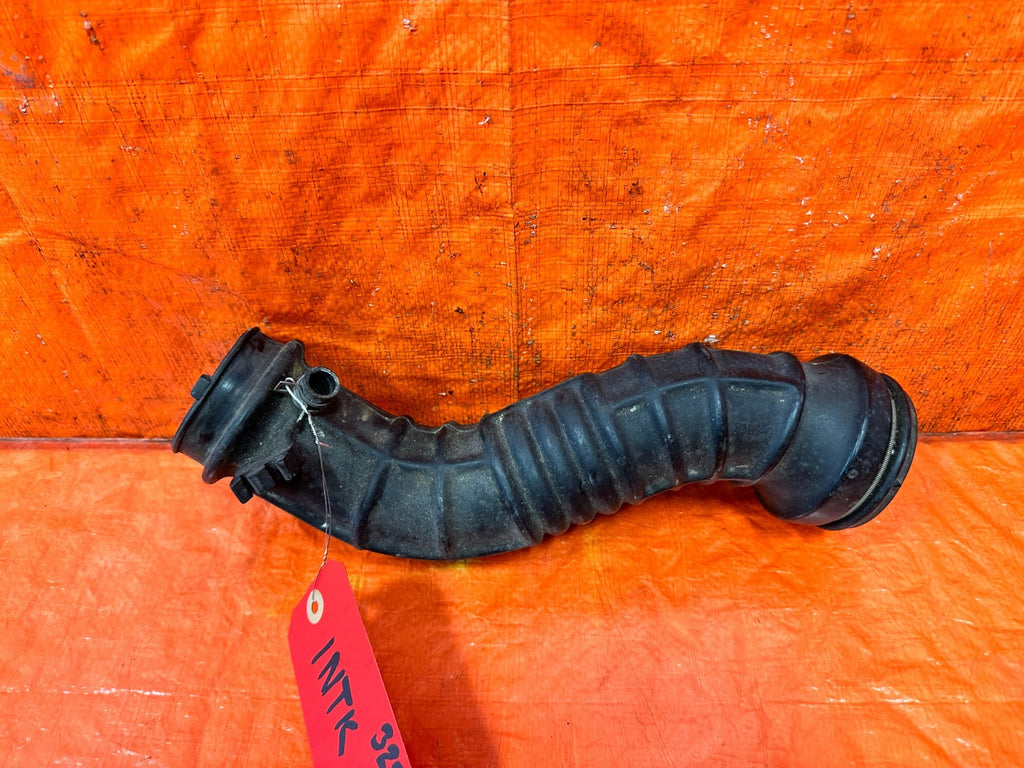 90 91 HONDA CIVIC HATCHBACK   D16A6 SI SOHC AIR INTAKE ARM TUBE   OEM #3255