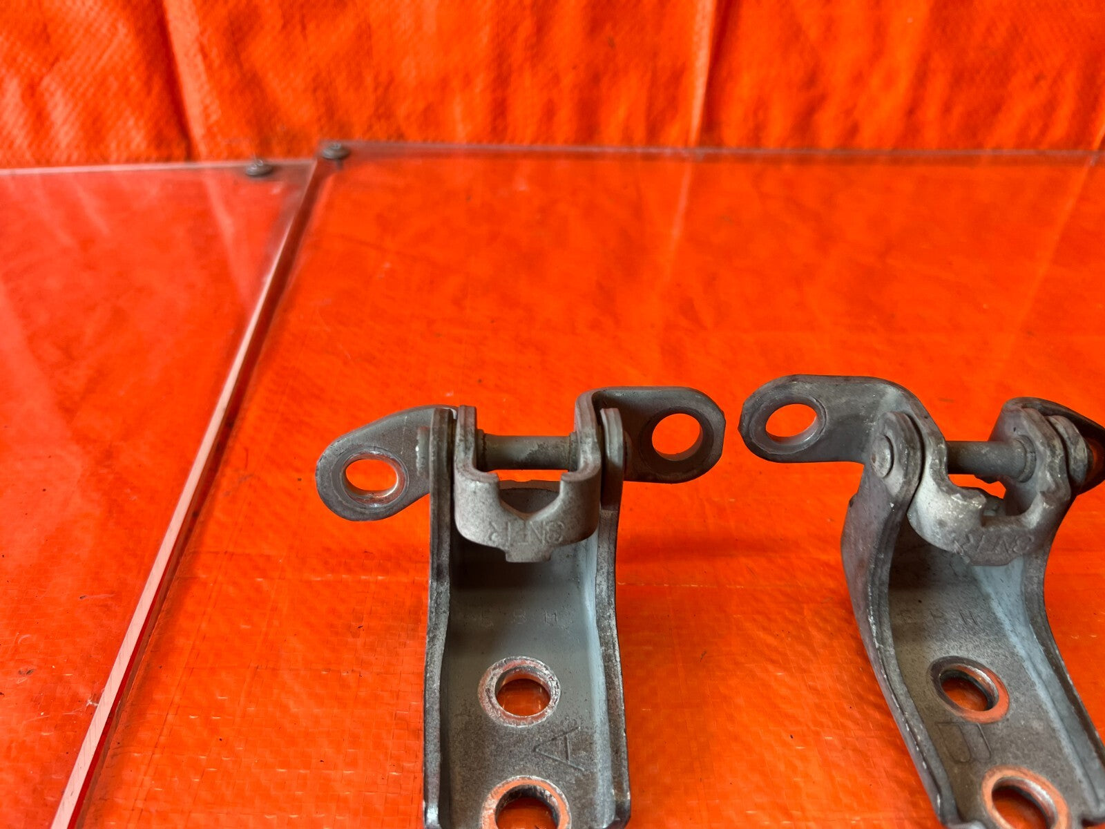 02 06 ACURA RSX   PASSENGER RIGHT FRONT DOOR HINGE SET UPPER LOWER   OEM #1397