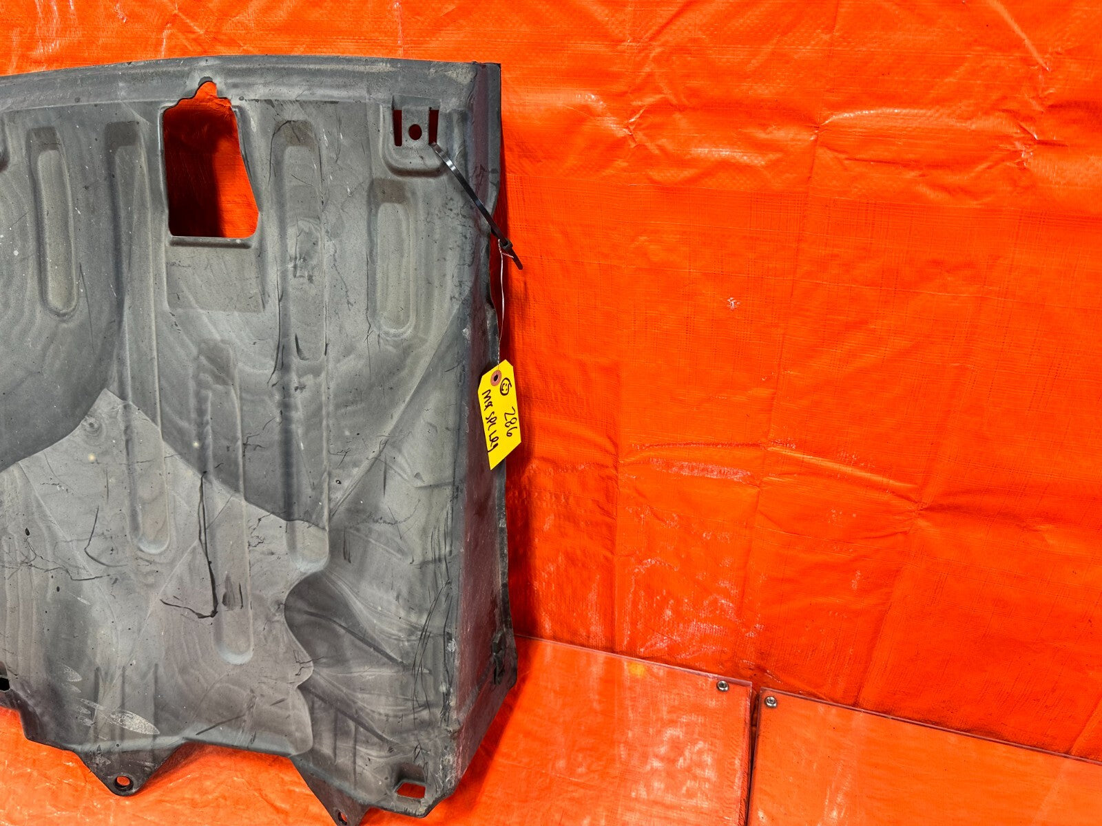 06 11 HONDA CIVIC 2D COUPE   FUEL TANK PLASTIC SPLASH SHIELD COVER   OEM #2862
