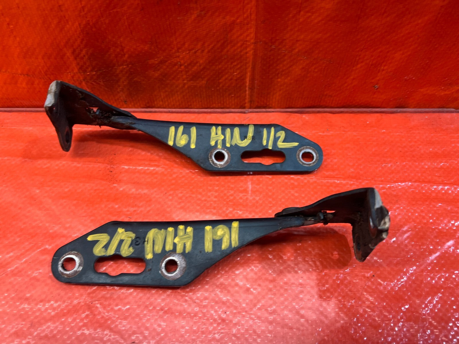 94 01 ACURA INTEGRA   HOOD HINGE SET   LEFT AND RIGHT HINGES   OEM #1615