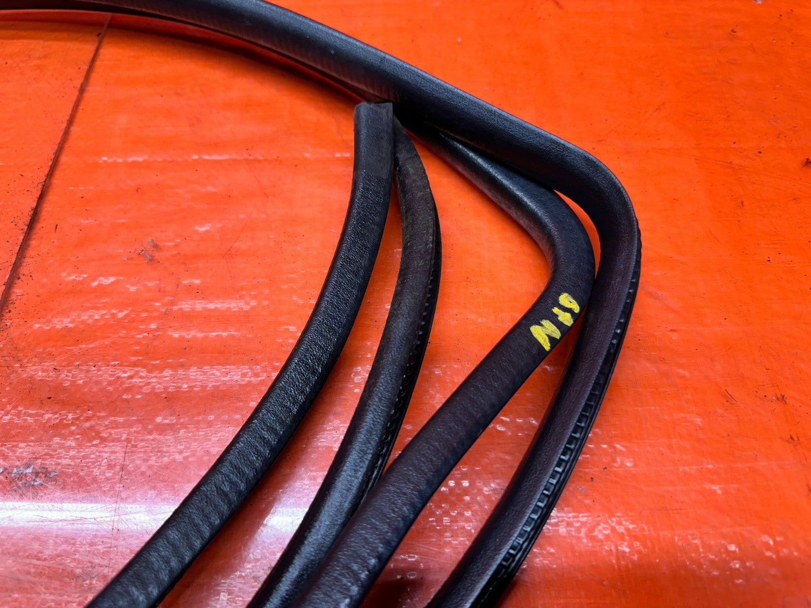 94 01 ACURA INTEGRA 2D DOOR TO CHASSIS UPPER WEATHERSTRIP OPEN TRIM OEM #3315
