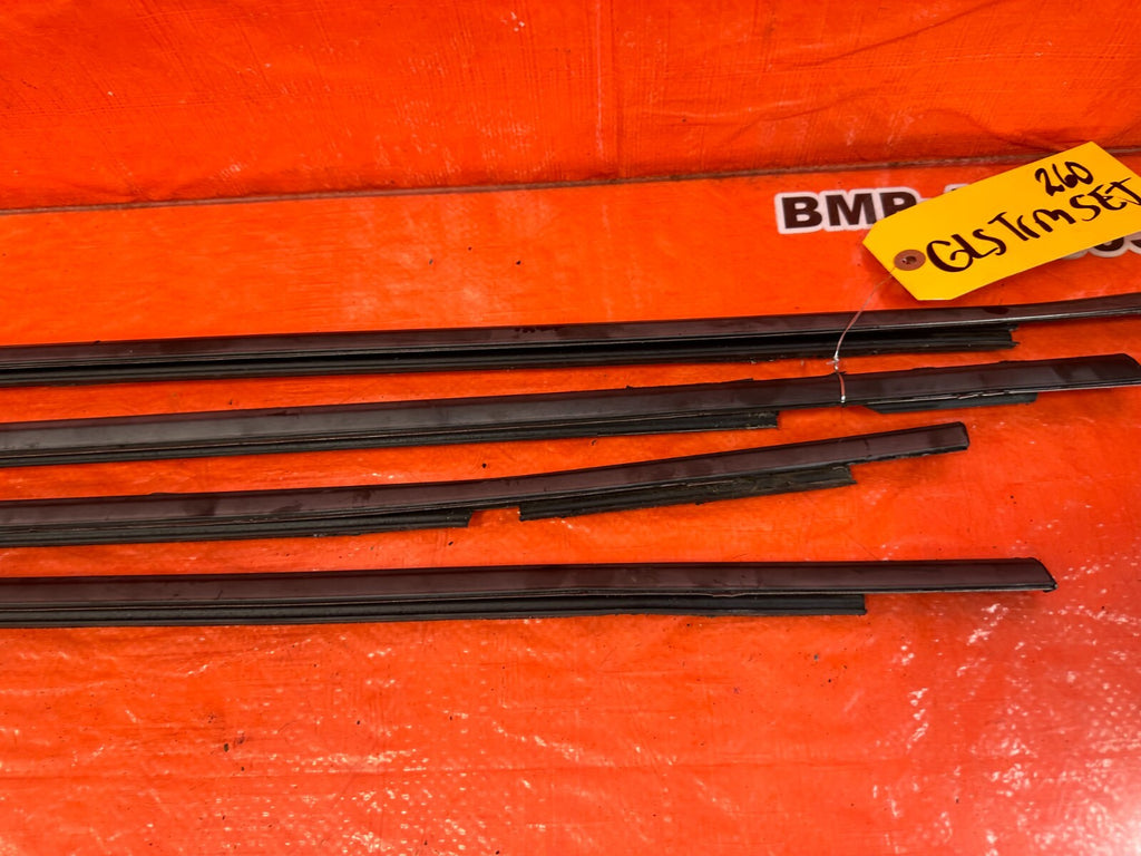 06 11 CIVIC 4D SEDAN   EXTERIOR DOOR WINDOW GLASS TRIM SET LEFT RIGHT   OEM #2605