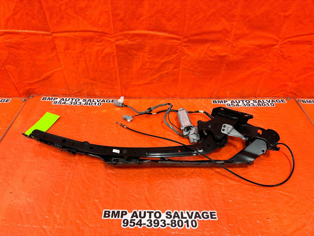 02 10 LEXUS SC430   LEFT CONVERTIBLE ROOF PANEL SUB LINK W/ MOTOR   OEM #26110