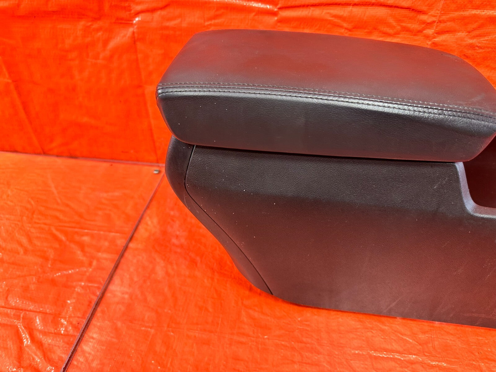 09 14 ACURA TSX   ARM REST / CENTER CONSOLE STORAGE COMPARTMENT   BLACK OEM #2791