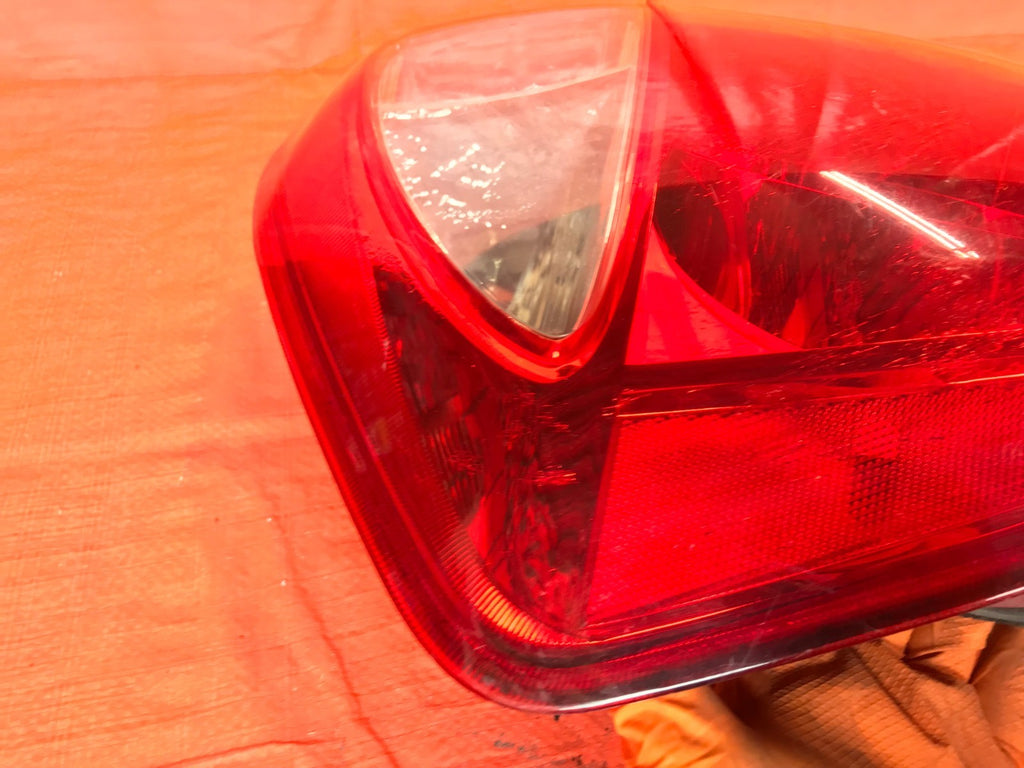 OEM 2007 2008 2009 KIA SPECTRA 5DR HATCHBACK DRIVER LEFT TAIL LIGHT LAMP 07 086