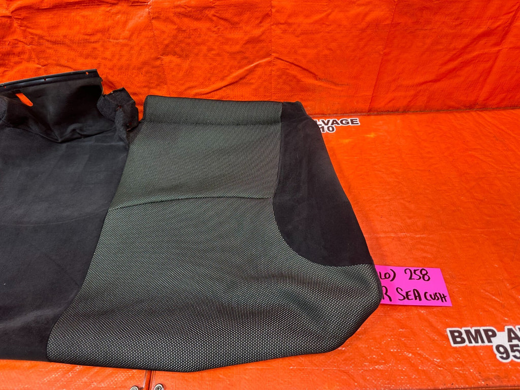 02 05 HONDA CIVIC SI EP3 PASSENGER REAR LOWER SEAT SKIN WRAP COVER OEM 2585