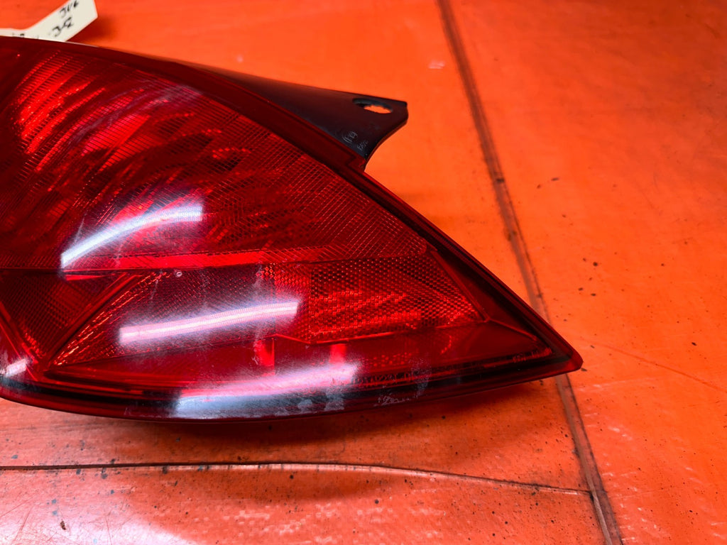 03-05 NISSAN 350Z 2D DRIVER LEFT REAR TAIL LIGHT LAMP ASSEMBLY OEM #3464