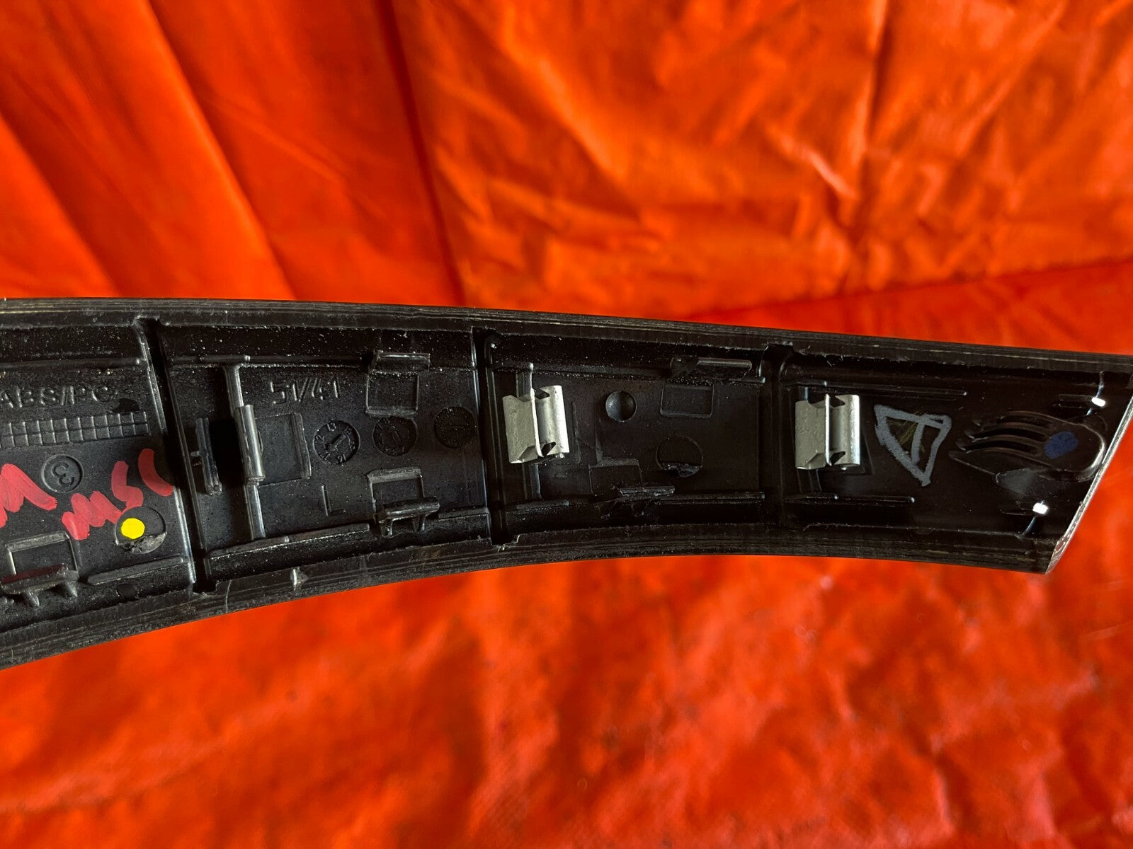 BMW 13 16 328i / 13 16 320i   DRIVER LEFT FRONT   DOOR PANEL GRAB TRIM   OEM7