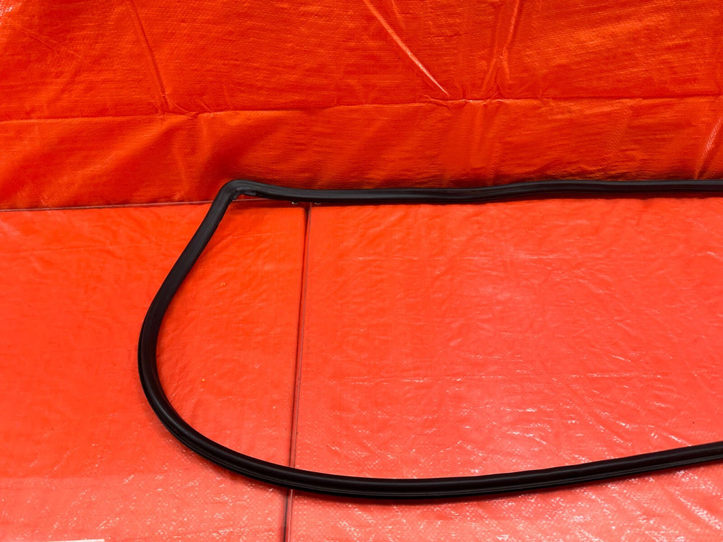 02 06 ACURA RSX   PASSENGER RIGHT FRONT   WEATHER STRIP TRIM SEAL GASKET OEM 2404