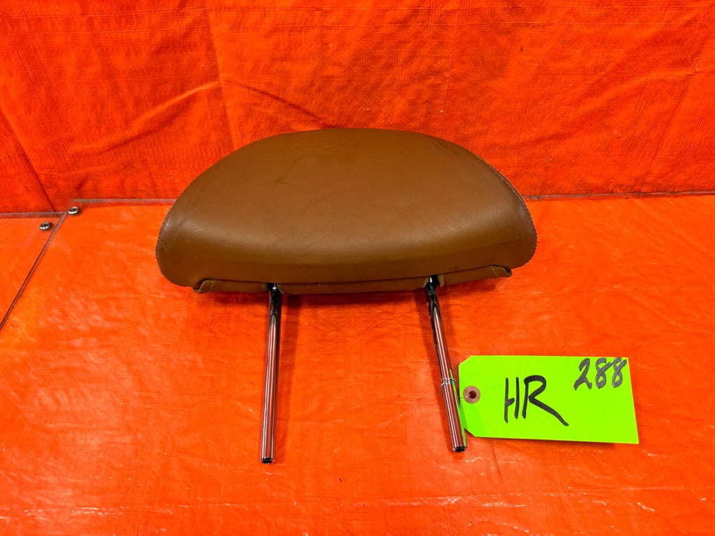 02 05 LEXUS SC430   FRONT SEAT   LEFT OR RIGHT HEAD REST   PEANUT BUTTER OEM 2880