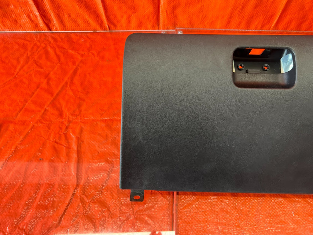 94 01 ACURA INTEGRA 2 & 4 DOOR   GLOVE BOX   BLACK   NO LOCK PRESENT   OEM #1185