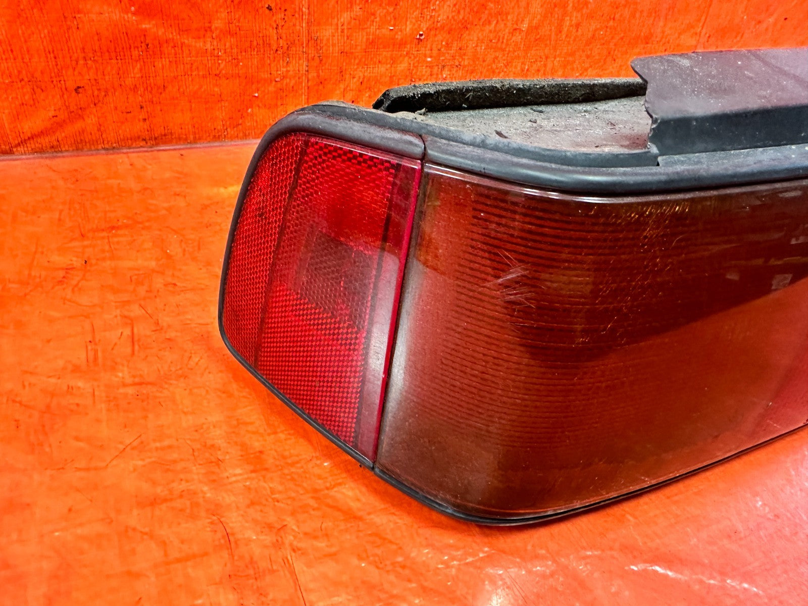 90 91 HONDA CIVIC HATCHBACK   PASSENGER RIGHT TAIL LIGHT TAIL LAMP   OEM #3251