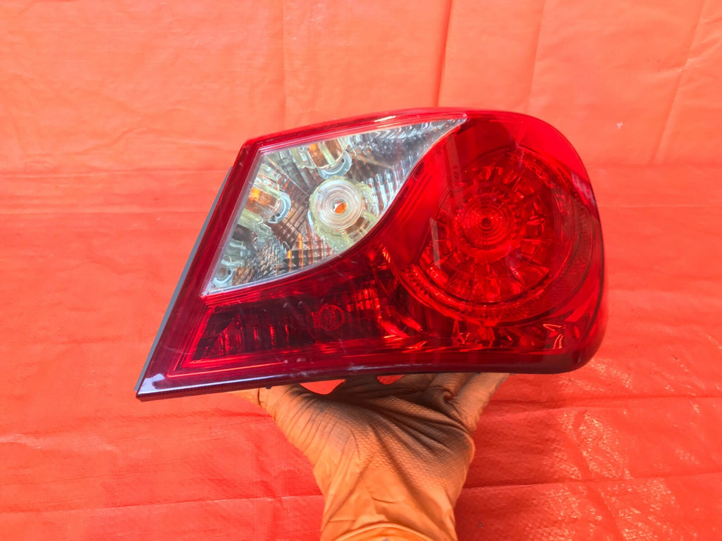 OEM 2012 2013 2014 HYUNDAI SONATA PASSENGER RIGHT OUTER TAIL LIGHT LAMP  .0