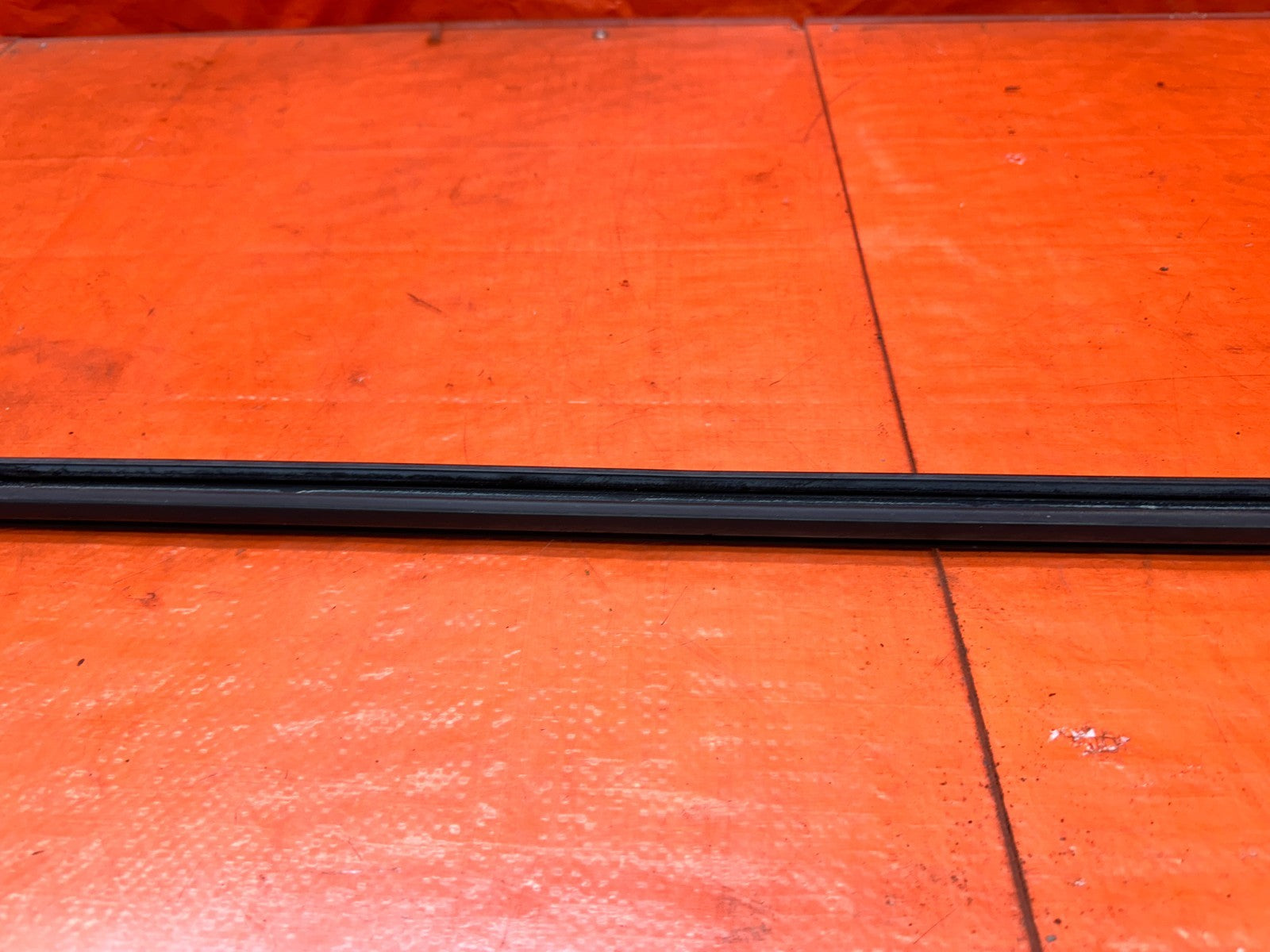94 01 ACURA INTEGRA COUPE LEFT DRIVER DOOR UPPER GLASS WEATHERSTRIP OEM #33113