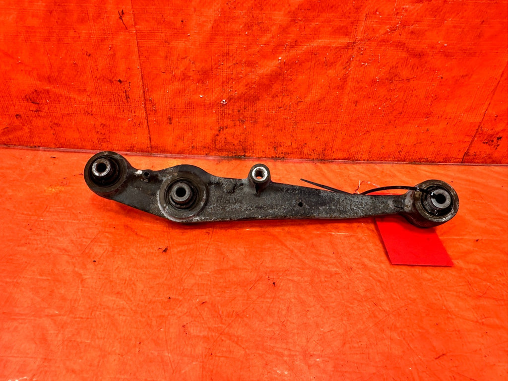 94 01 ACURA INTEGRA   PASSENGER RIGHT REAR LOWER CONTROL ARM   OEM #3094