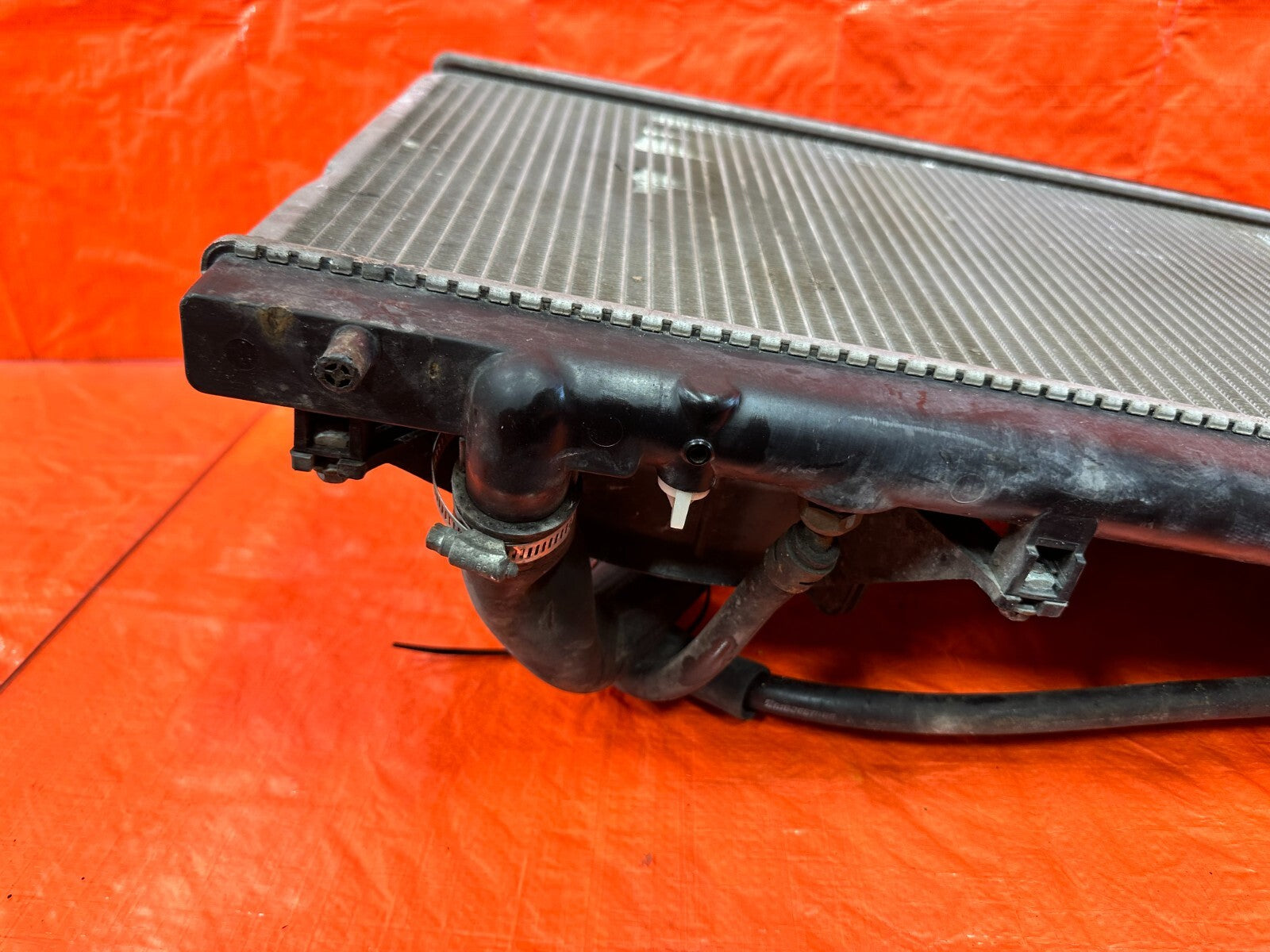 94 01 ACURA INTEGRA   AUTOMATIC MODEL   RADIATOR W/ HOSES AND RESERVOIR   OEM 8118