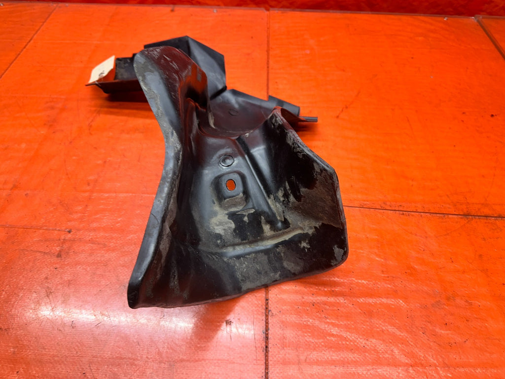 97 01 HONDA PRELUDE 2.2L FUEL GAS FILLER NECK PLASTIC SHIELD COVER GUARD OEM 3366