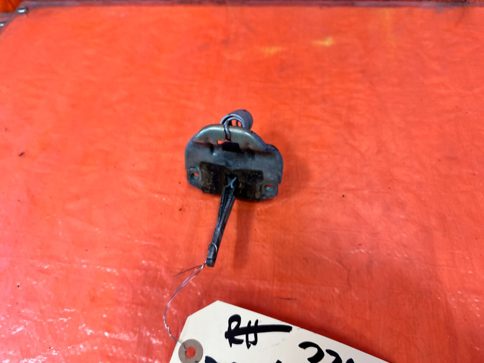 90 91 HONDA CIVIC HATCH PASSENGER RIGHT DOOR CHECKER HINGE ARM STOPPER OEM 3275