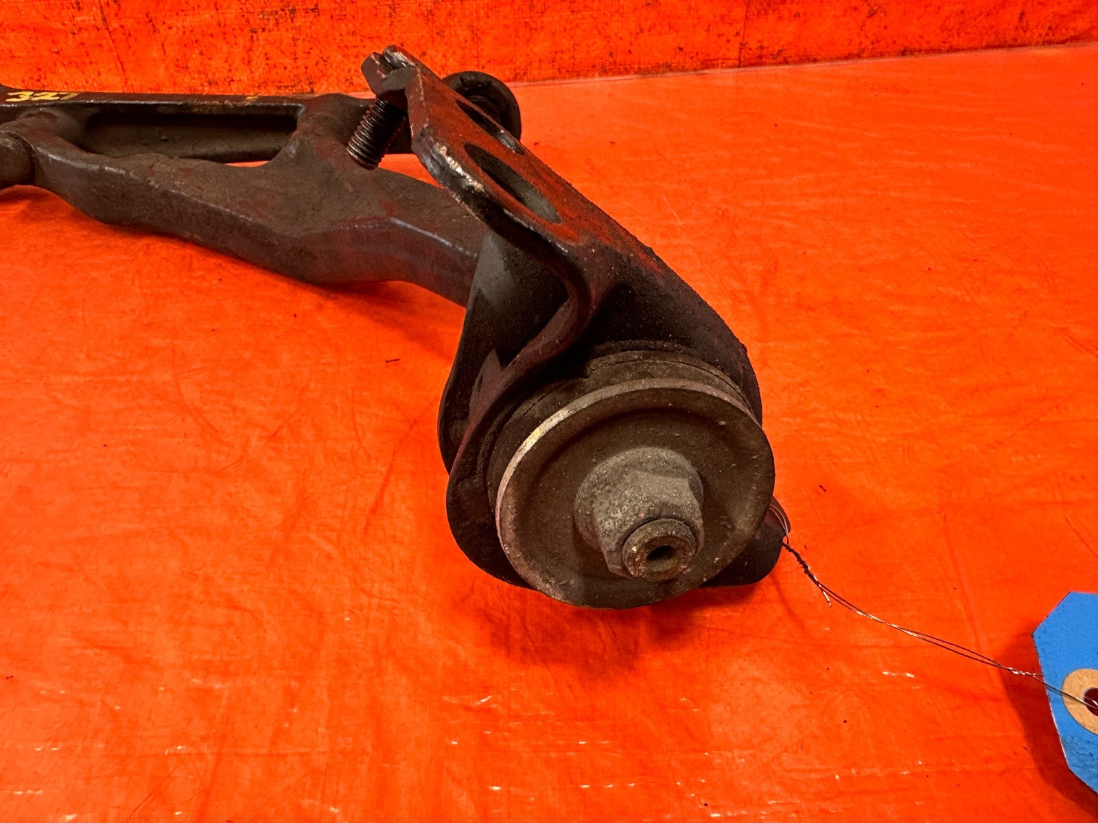 92 95 HONDA CIVIC   EX MODEL   LEFT FRONT LOWER CONTROL ARM   OEM 3274