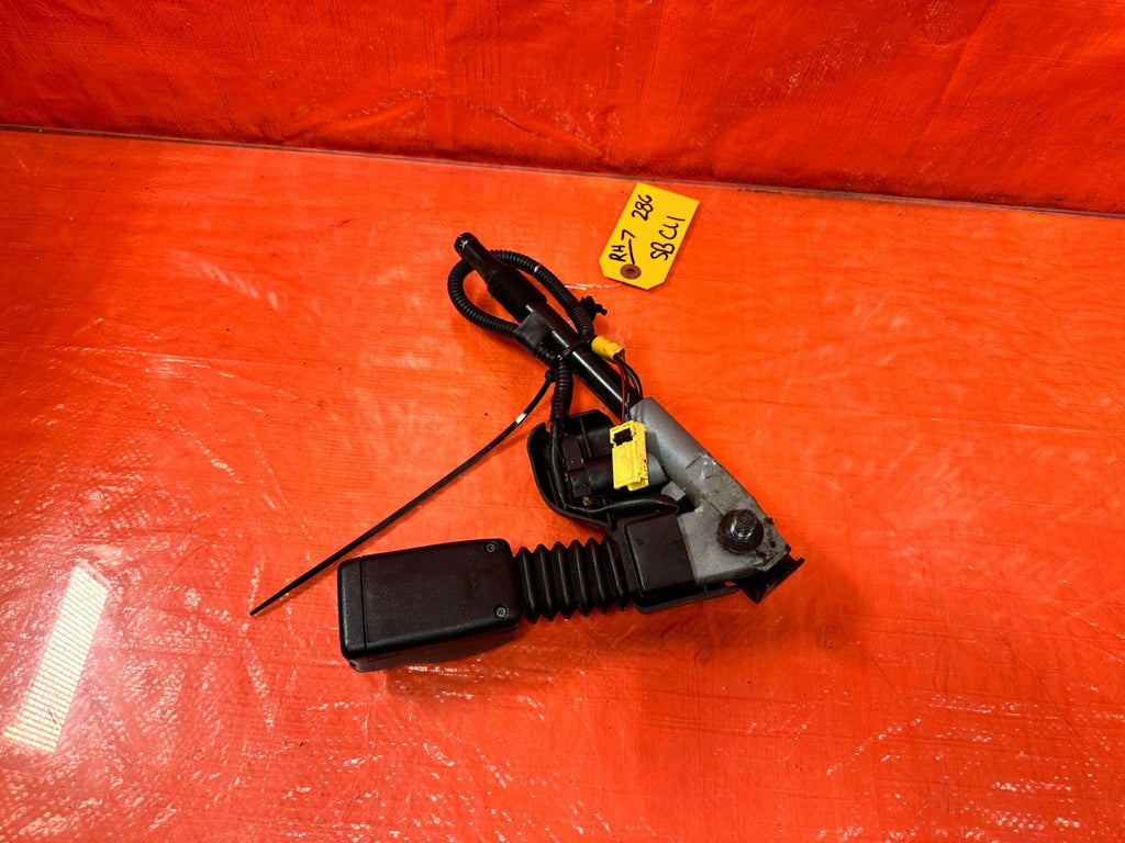 06 11 CIVIC 2D COUPE SI SEAT BELT BUCKLE CLIP   PASSEBGER RIGHT FRONT   OEM #2866