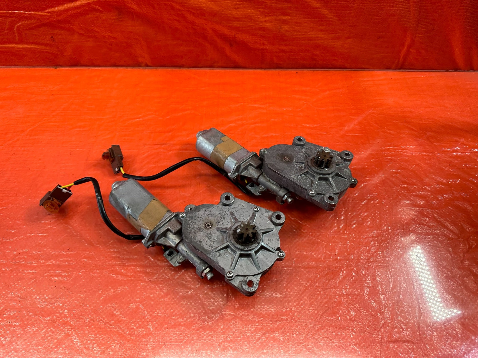 00 09 HONDA S2000   LEFT AND RIGHT SOFT TOP MOTORS   OEM FACTORY #1985
