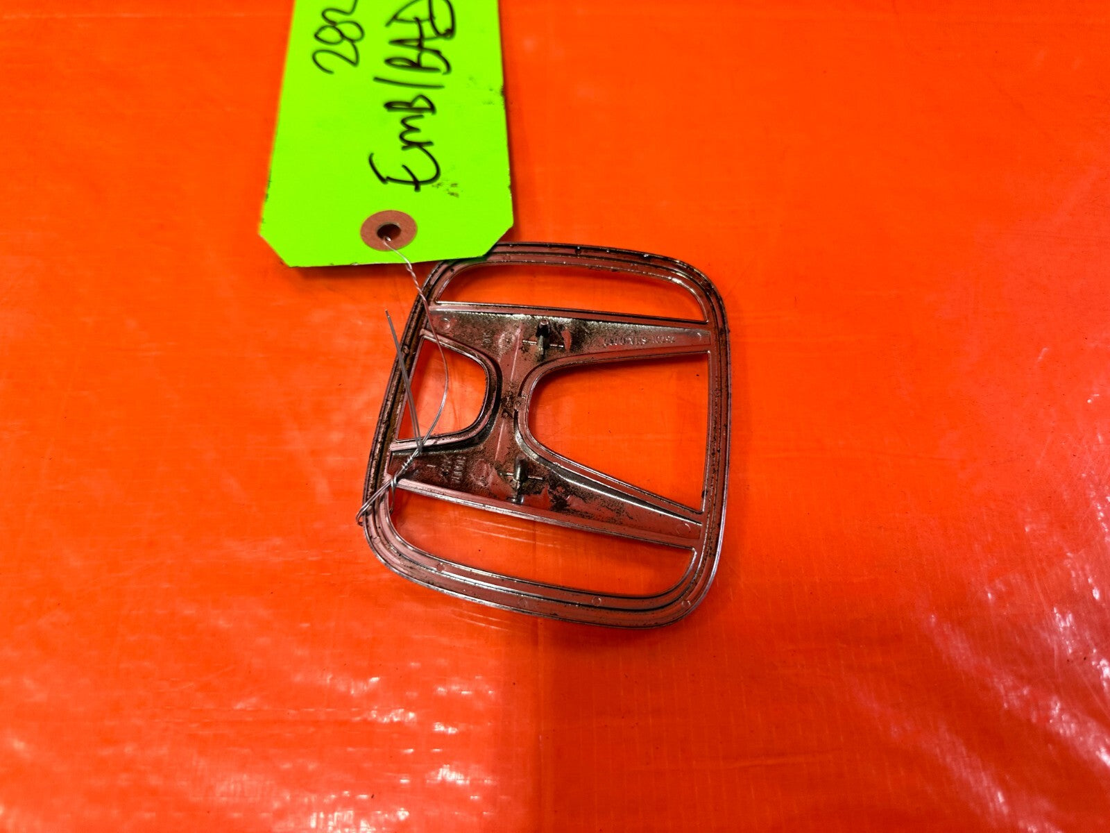 06 11 CIVIC 4D SEDAN   TRUNK BADGE EMBLEM INSIGNIA ORNAMENT   OEM #2823