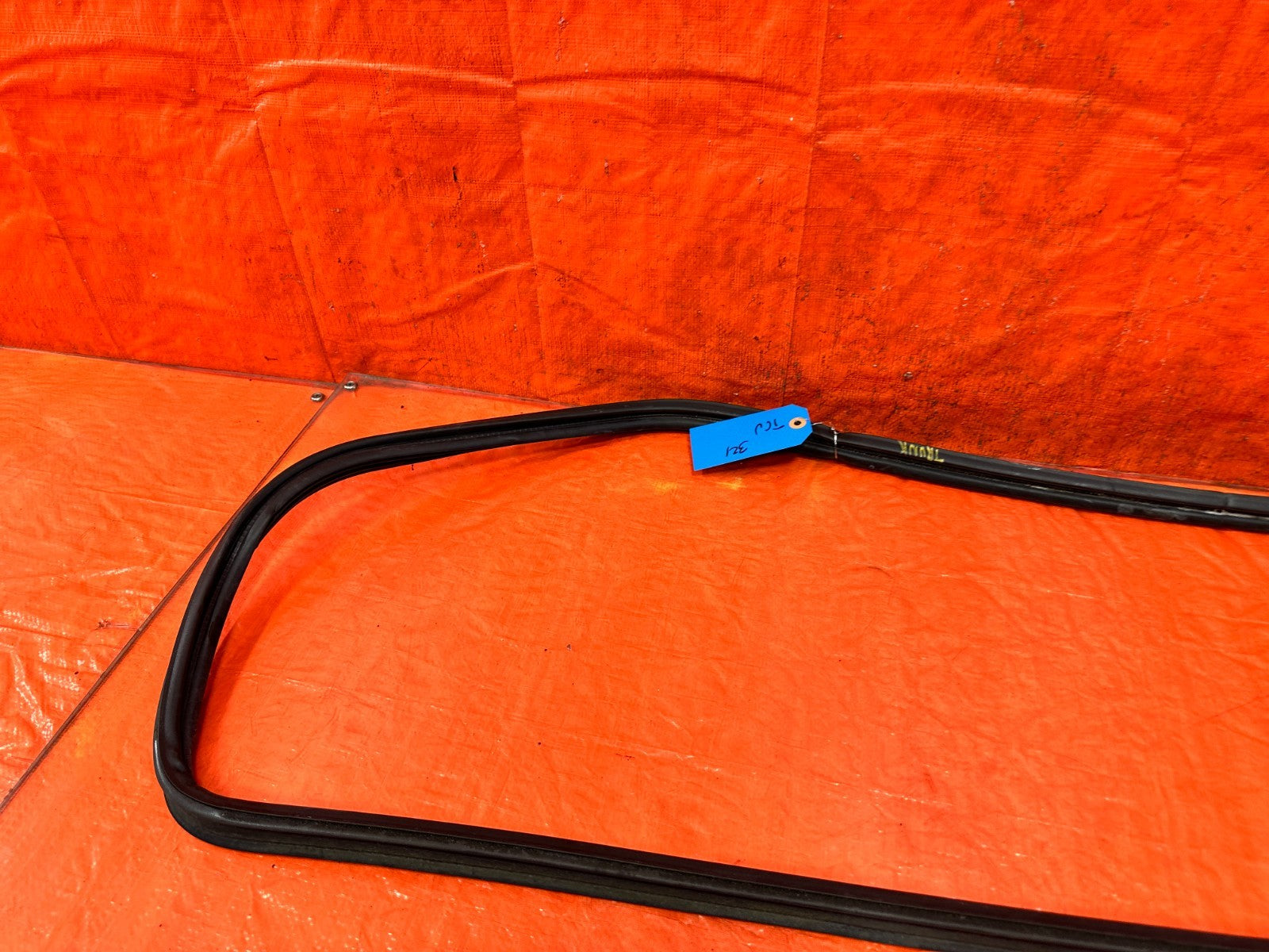 09 14 ACURA TSX   REAR TRUNK WEATHER STRIP RUBBER GASKET   OEM FACTORY #3214