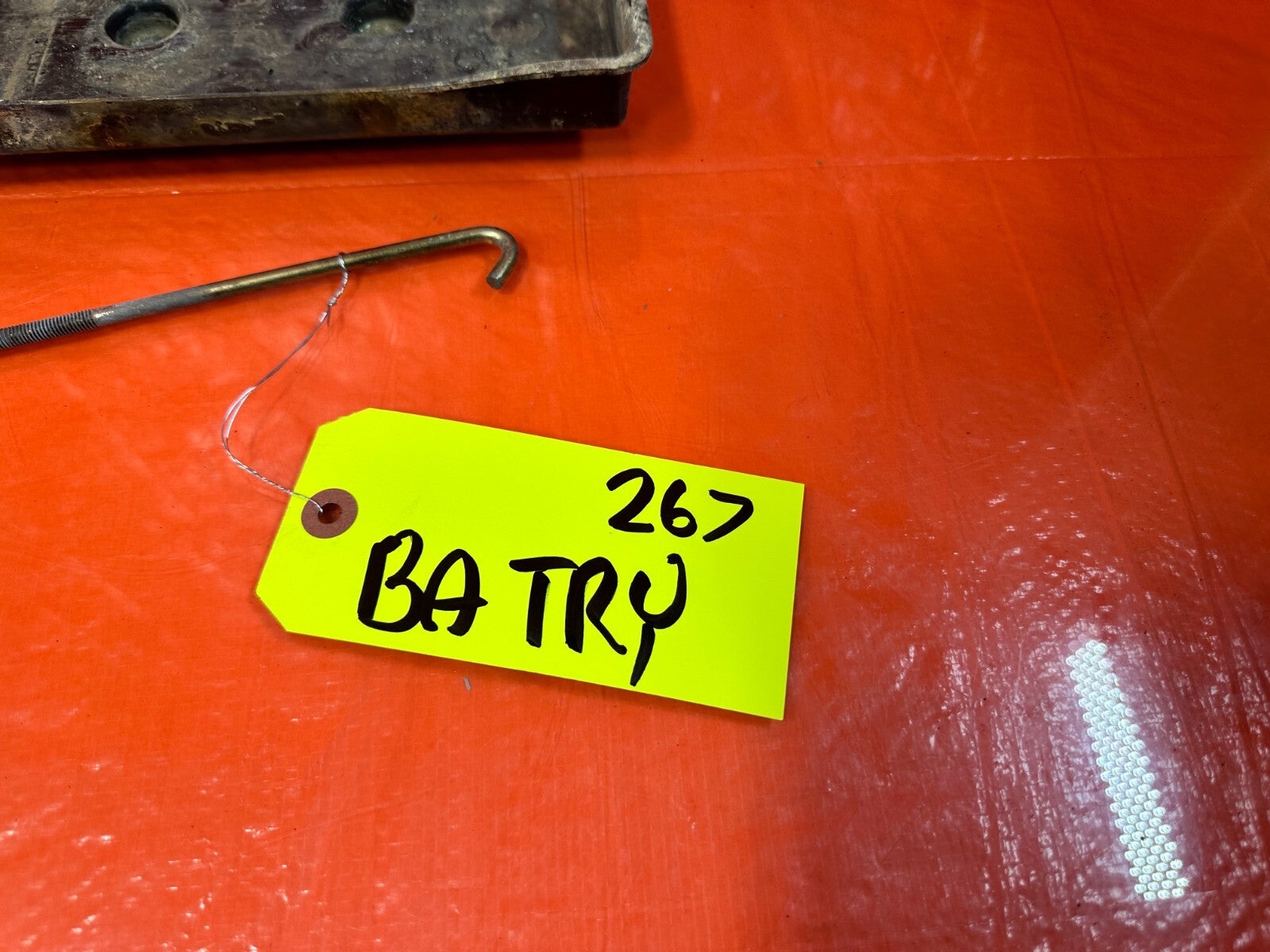 90 97 MAZDA MX 5 MIATA   BATTERY MOUNTING TRAY BRACKET   OEM #2674