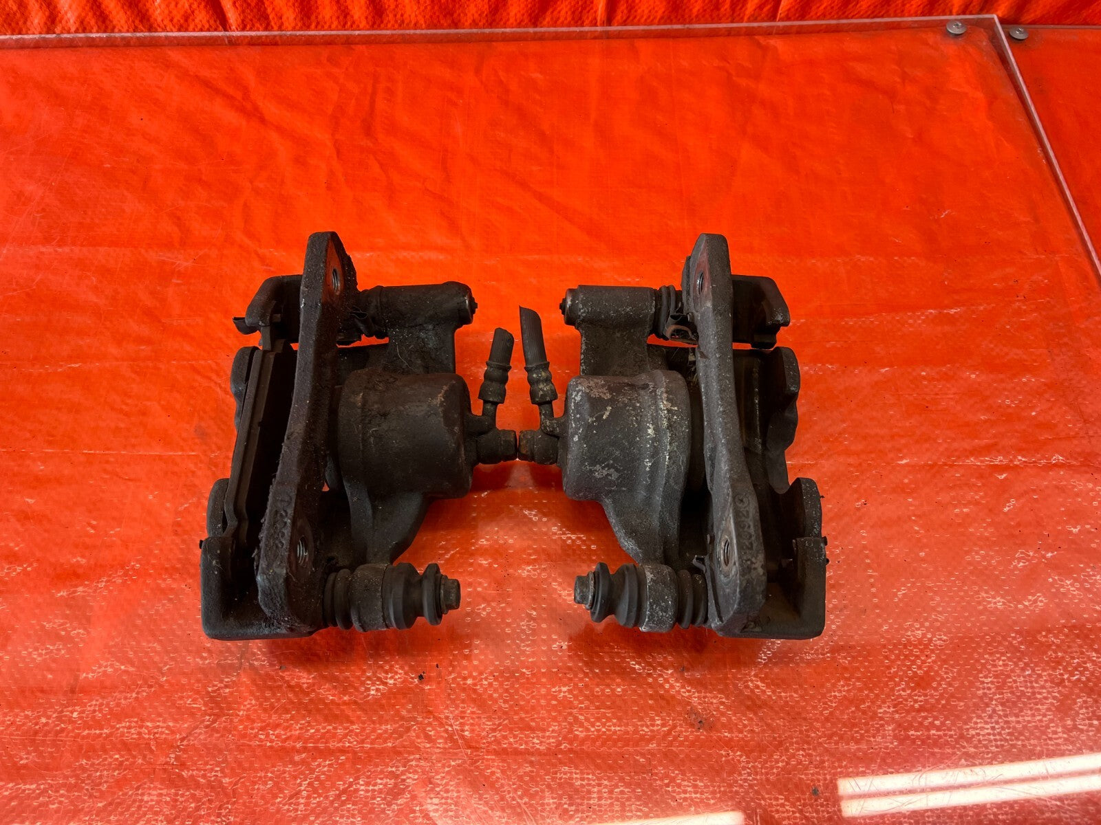 93 94 HONDA DEL SOL S   FRONT BRAKE CALIPER SET   LEFT & RIGHT CALIPERS   OEM OE7