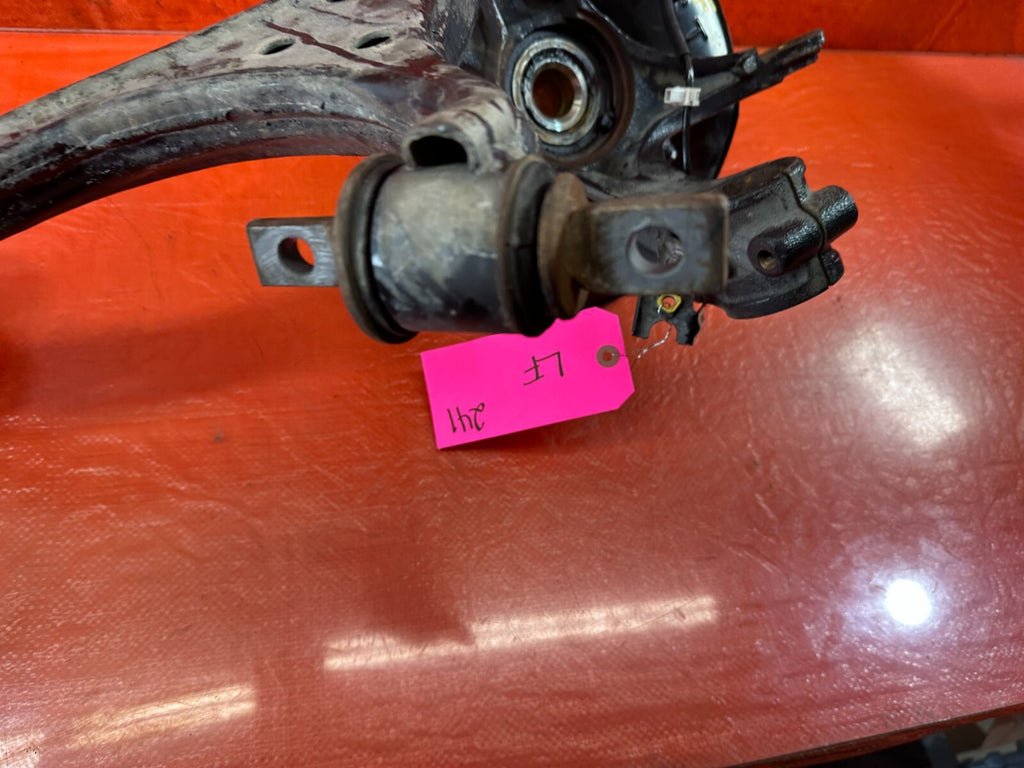 13 17 HONDA ACCORD SEDAN   LEFT FRONT SPINDLE KNUCKLE HUB W/ CONTROL ARM OEM 2417