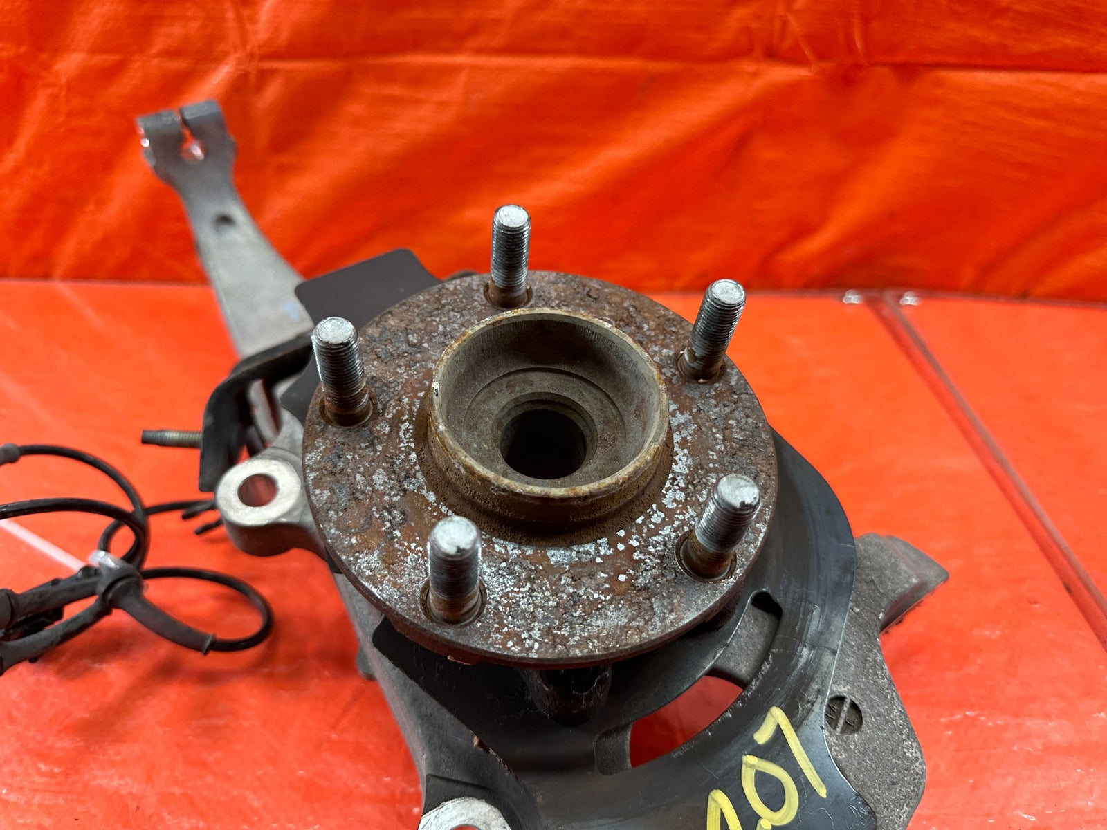 08 12 INFINITI G37   DRIVER LEFT FRONT   RWD   SPINDLE KNUCKLE HUB   OEM #2074