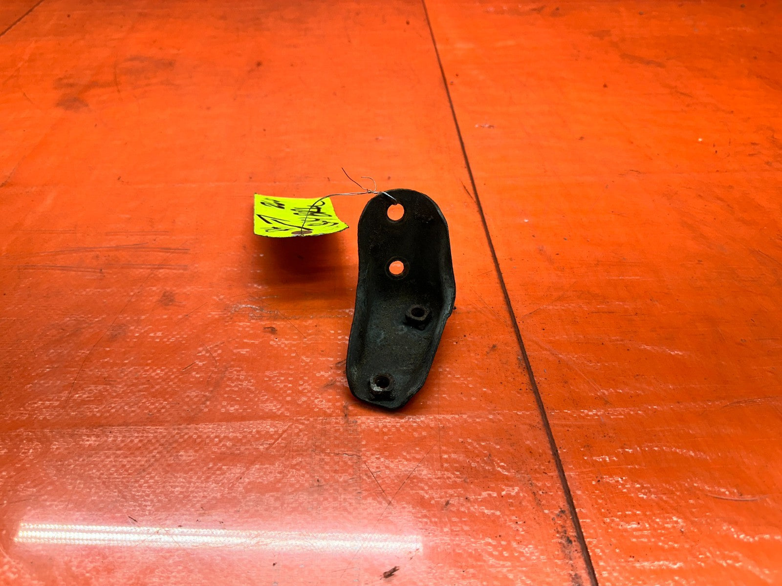 06 11 HONDA CIVIC SI REAR RIGHT PASS SIDE SWAY BAR BRACKET #264 OEM FACTORY5