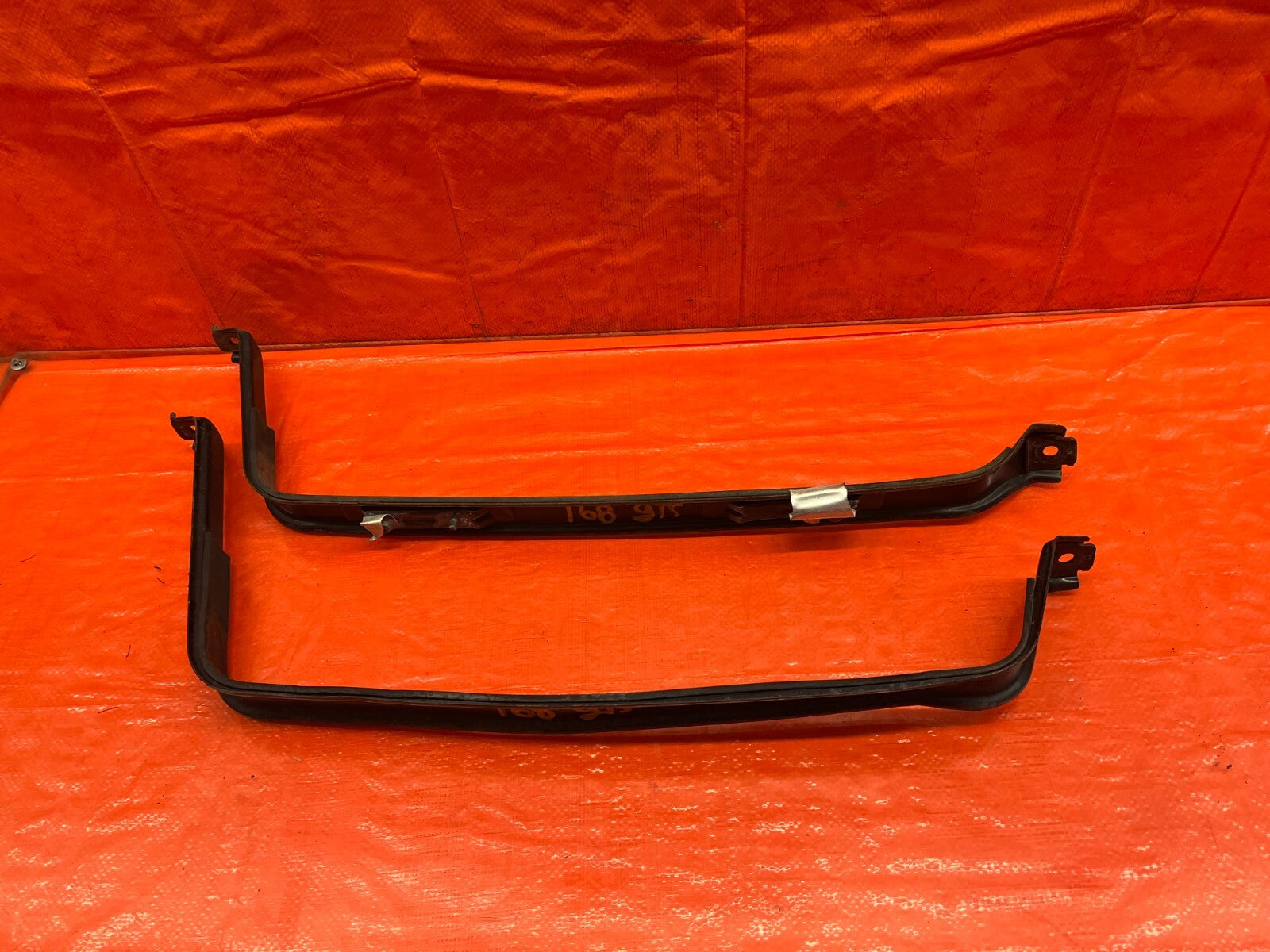 09 10 ACURA TSX   GAS GASOLINE FUEL TANK MOUNTING STRAPS BAND SET   OEM #1683