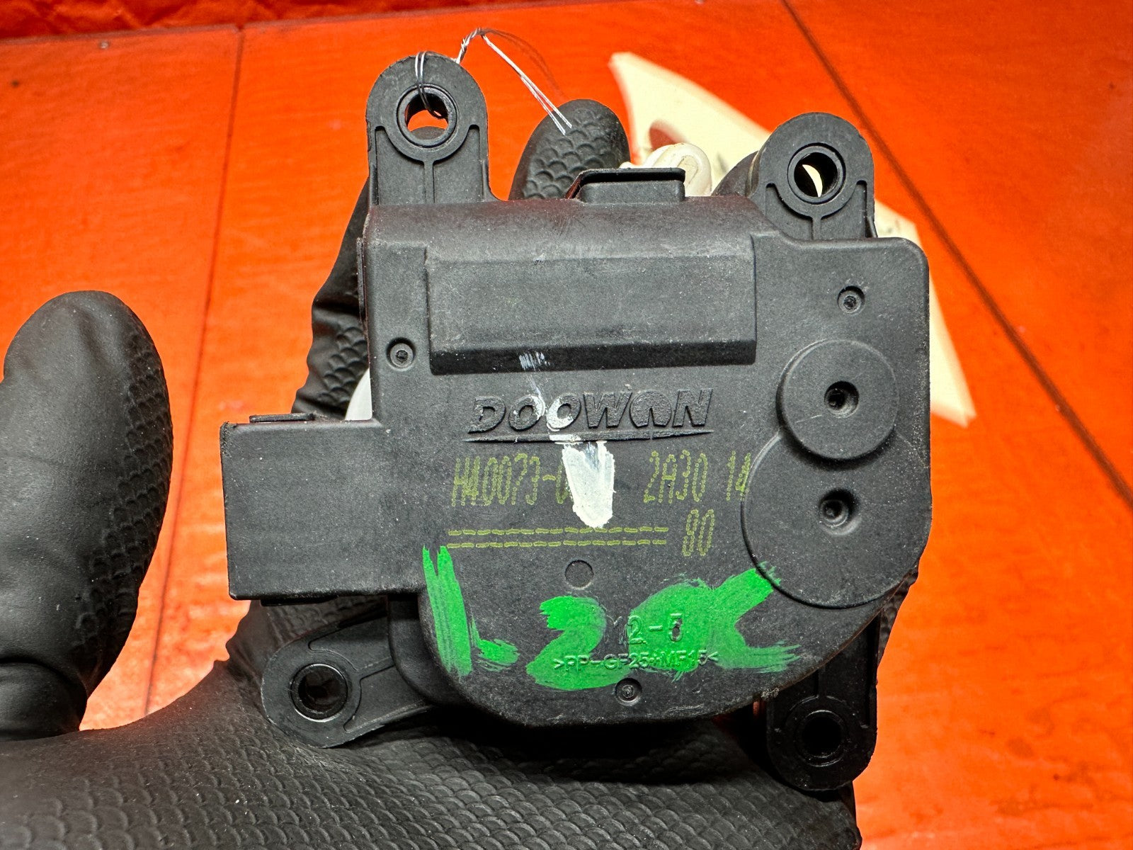 13 16 HYUNDAI GENESIS   RECIRCULATING BLEND DOOR ACTUATOR MOTOR H40073 0880 6B134
