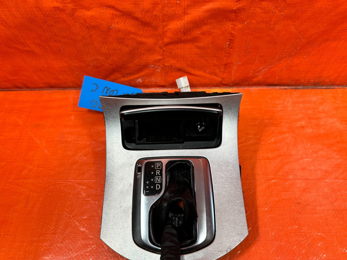 08-09 INFINITI G37 2D COUPE - AUTOMATIC SHIFTER TRIM AND BOOT - OEM 3209