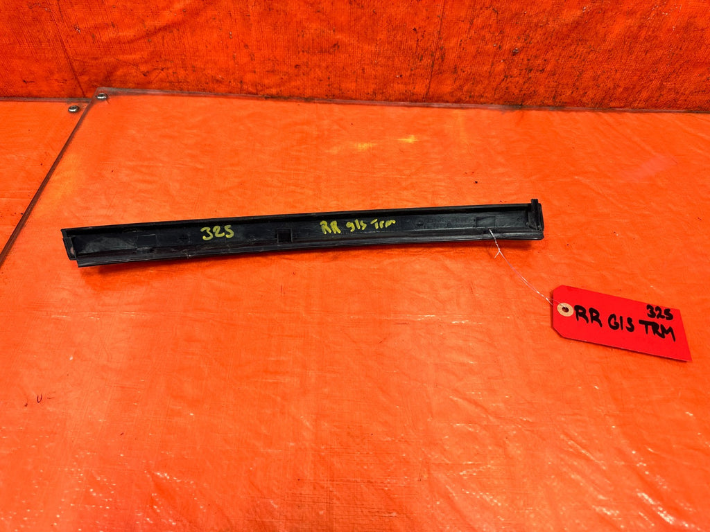 90 91 HONDA CIVIC HATCHBACK   RIGHT CENTER PILLAR TRIM    73840 SH0 A10  OEM 3250