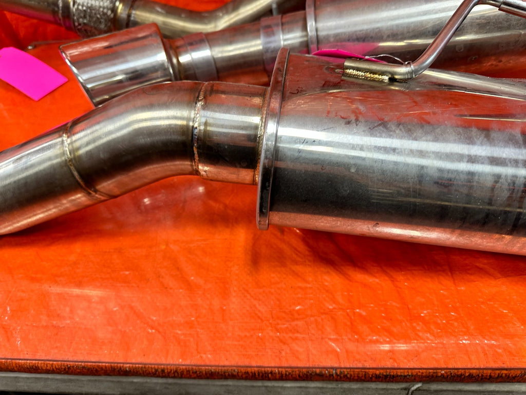 17 20 INFINITI Q60   EXHAUST  DOWN PIPES MID PIPES MUFFLERS   1 TIP IS MISSING19