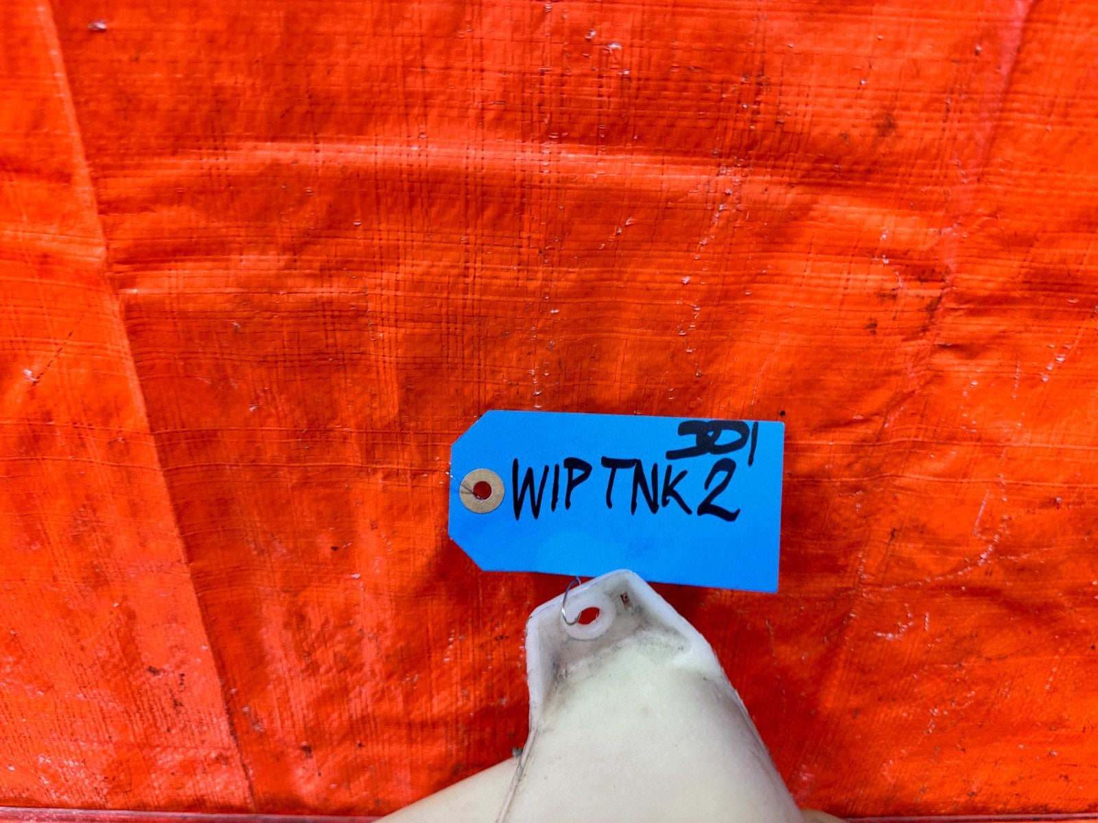 97 01 HONDA CR V CRV   WINDSHIELD WIPER RESERVOIR TANK W/ MOTOR   OEM #3014