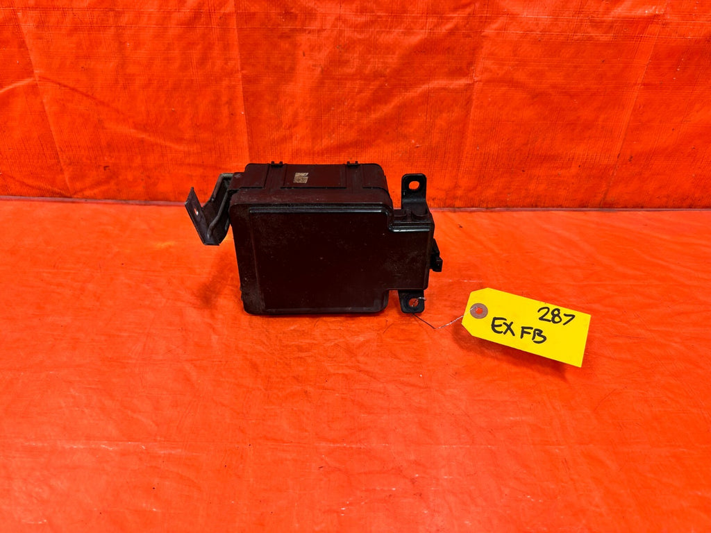 96 00 HONDA CIVIC   EXTERIOR   ENGINE BAY UNDER HOOD   FUSE BOX PANEL   OEM #2870