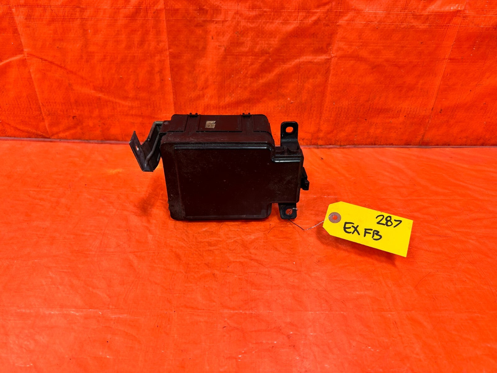 96 00 HONDA CIVIC   EXTERIOR   ENGINE BAY UNDER HOOD   FUSE BOX PANEL   OEM #2870