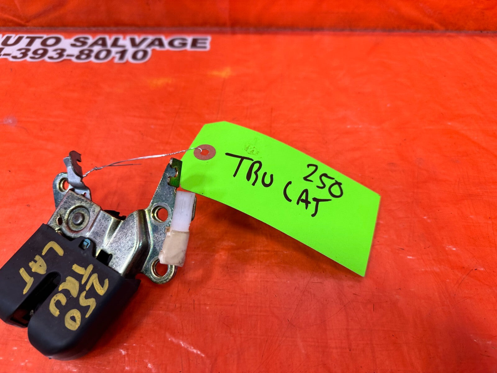 00 05 TOYOTA CELICA   TRUNK LID LATCH LOCK ACTUATOR   OEM FACTORY #2505
