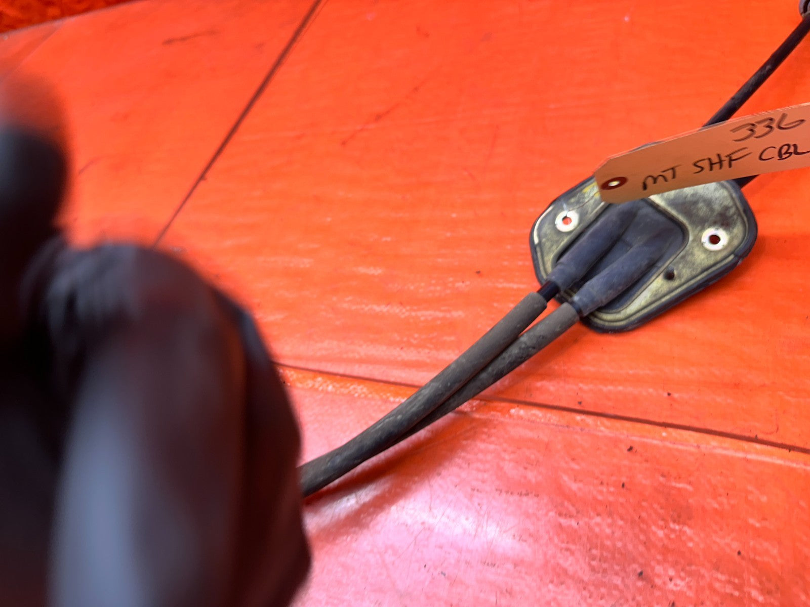 97 01 HONDA PRELUDE 2.2L MT MANUAL SHIFTER BOX BASE WITH SHIFT CABLES OEM #3369