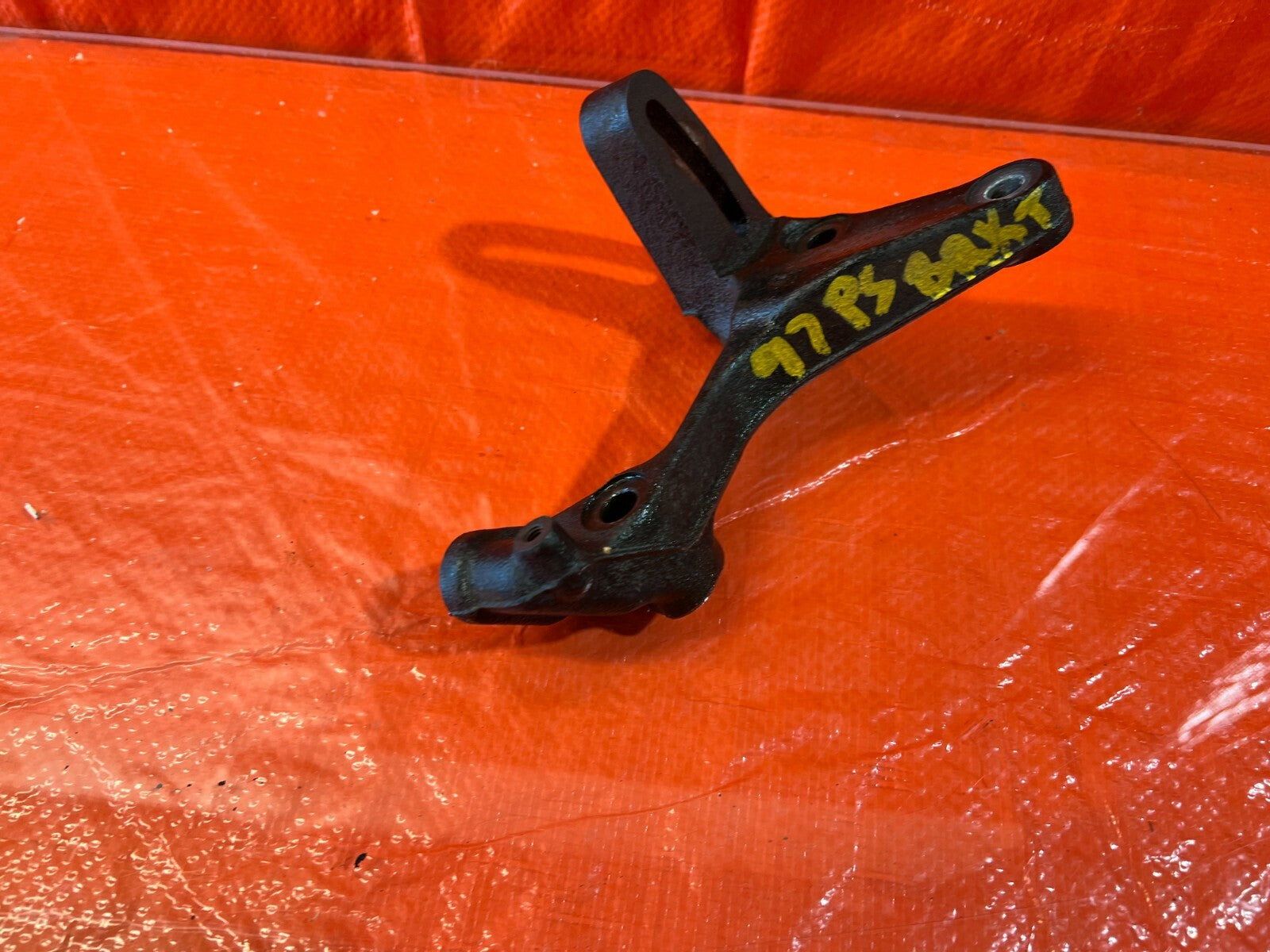 96 00 HONDA CIVIC EX DX LX CX HX GX POWER STEERING PUMP MOUNTING BRACKET OEM #975
