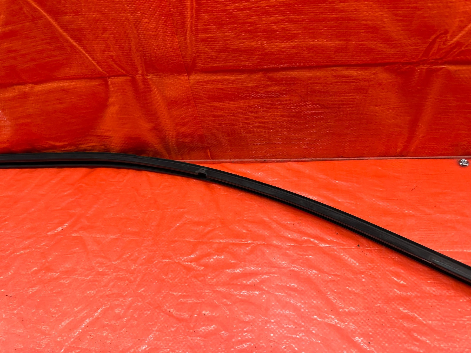 96 00 HONDA CIVIC   COUPE & HATCH   PASSENGER RIGHT DOOR GLASS SUB SEAL OEM #1916