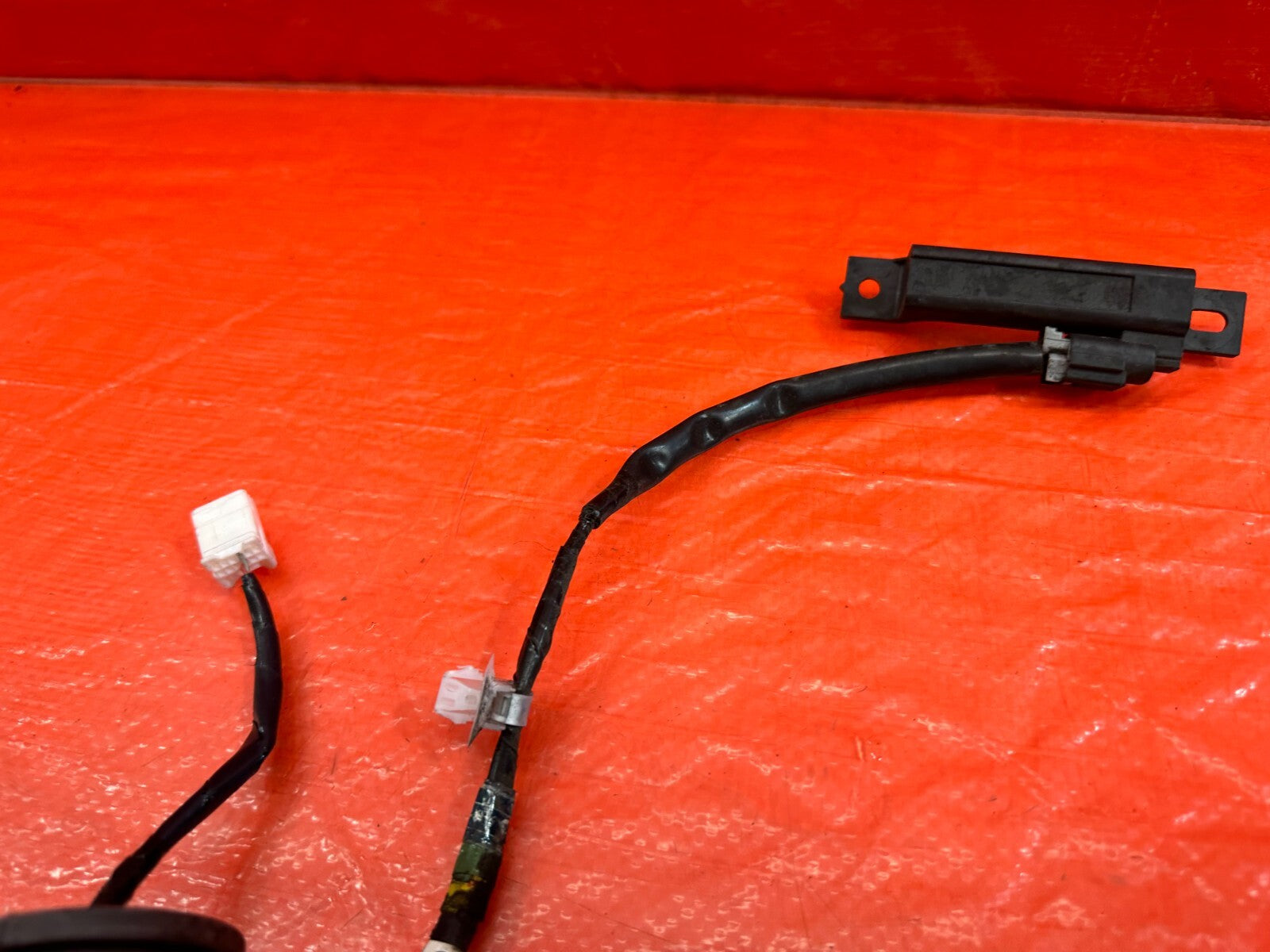 14 15 INFINITI Q50 REAR BUMPER KEYLESS PROXIMITY SENSOR SUB WIRE HARNESS OEM 1854