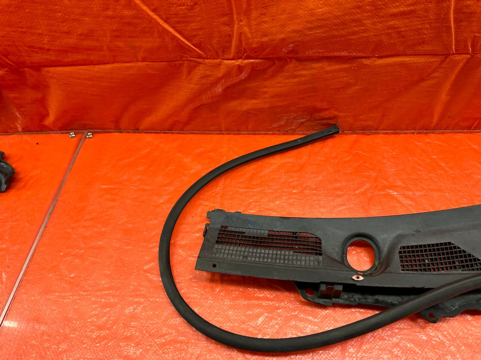 08 15 INFINITI G37 & Q60   2D COUPE   WIPER COWL TRIM   LEFT SIDE   OEM #2078