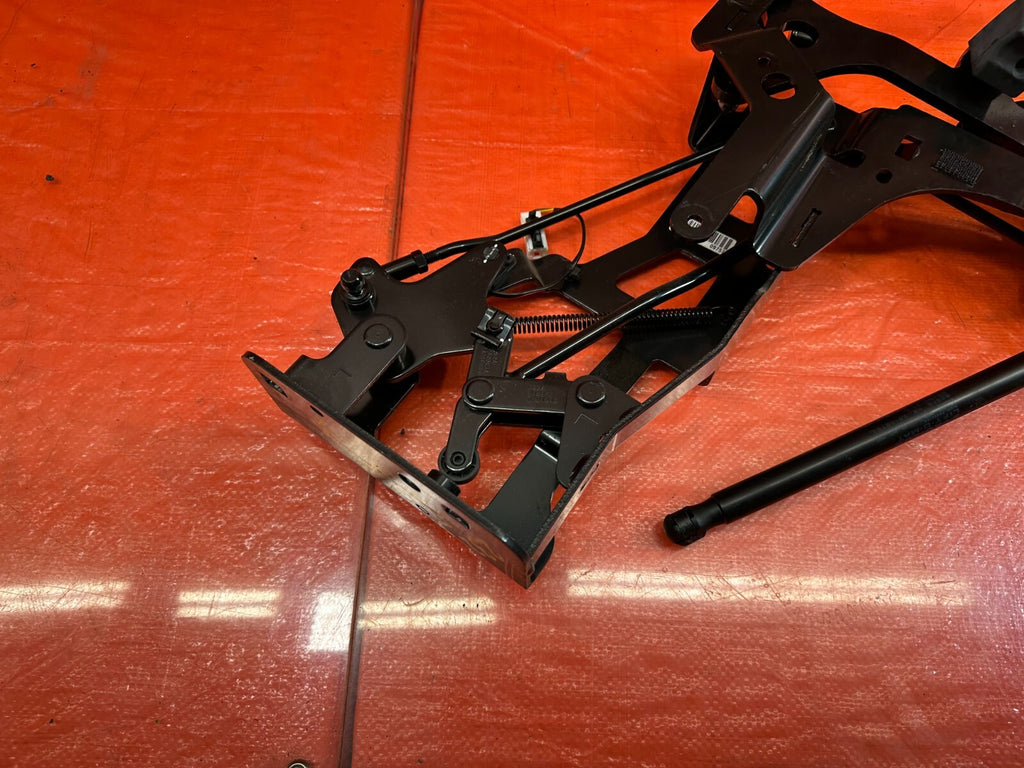 09 15 INFINITI G37 CONVERTIBLE   LEFT REAR CONVERTIBLE HINGE LINKAGE OEM #2326