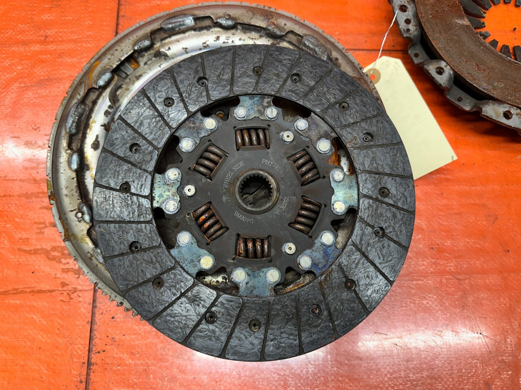 03-06 NISSAN 350Z 3.5L VQ35DE 6 SPEED MANUAL CLUTCH DISC AND FLYWHEEL OEM #3467