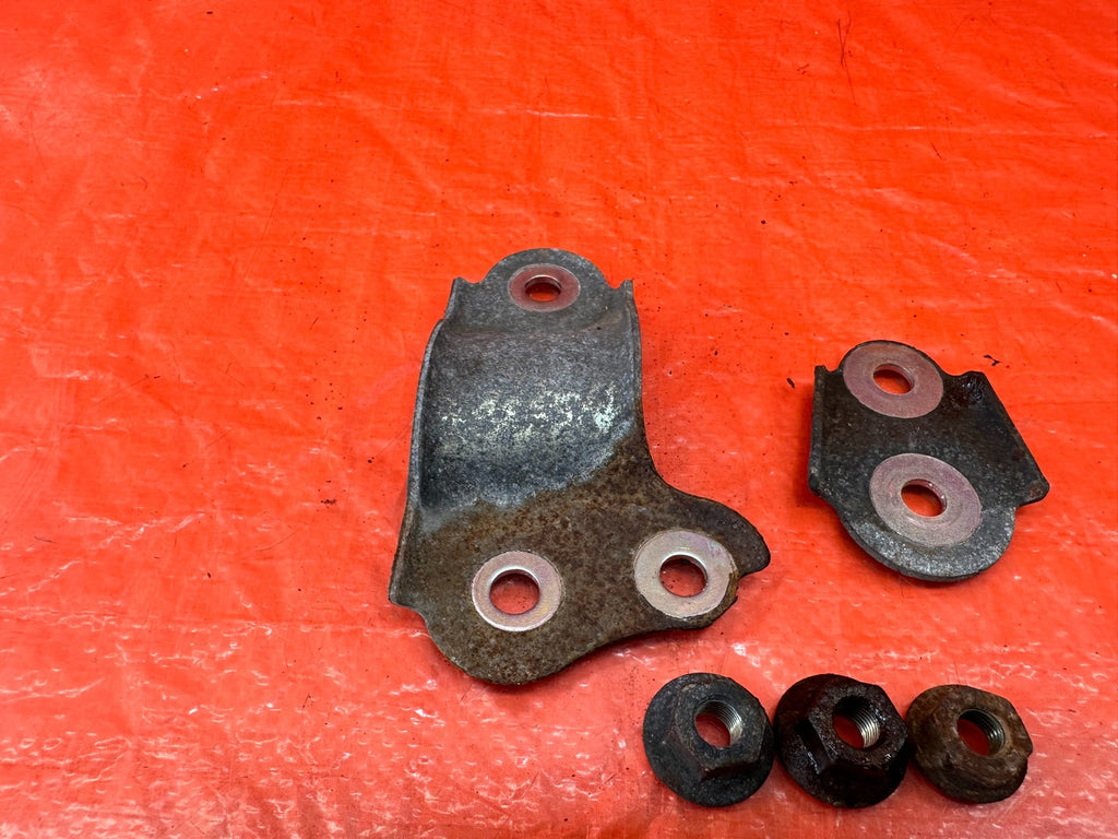 02 06 ACURA RSX   POWER STEERING RACK   BRACKET BOLTS & NUTS HARDWARE   OEM #2117