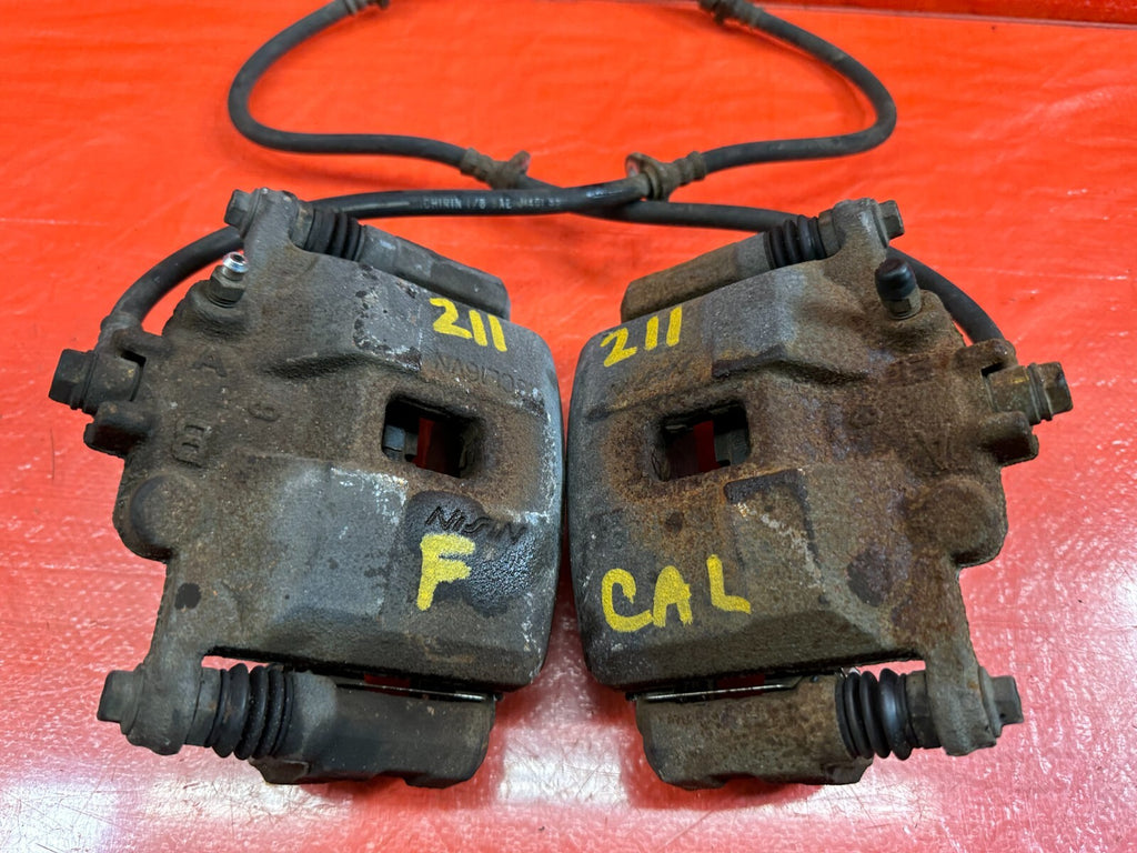 02 06 ACURA RSX TYPE S   FRONT BRAKE CALIPER SET CALIPERS LEFT AND RIGHT OEM 2116